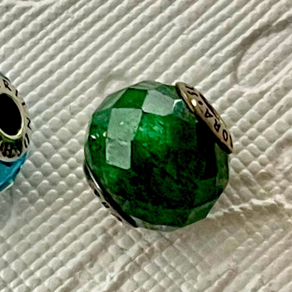Pandora essence